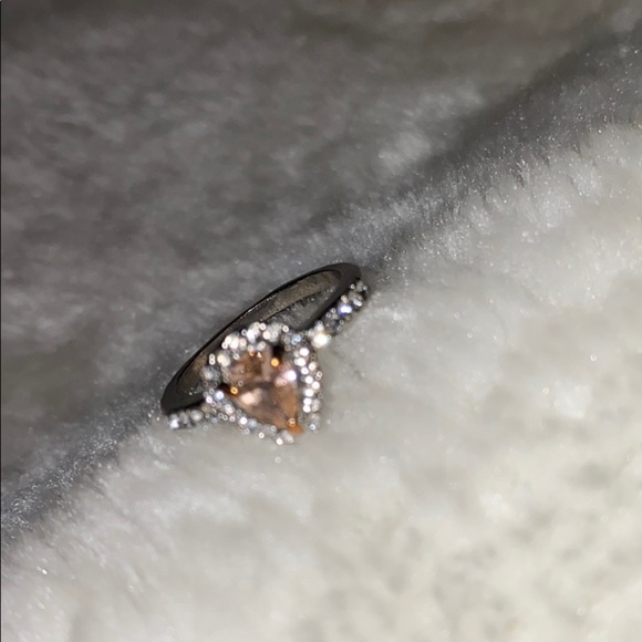 Silver tone Champagne pear shaped fashion ring - Picture 9 of 9